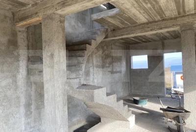 Casa cu 3 dormitoare, semifinisata,2 bai, teren 400 mp, cartier Izvor,Tarlungeni - 2