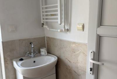Casă cu 2 camere cu Teren 150 Mp în Central - 3