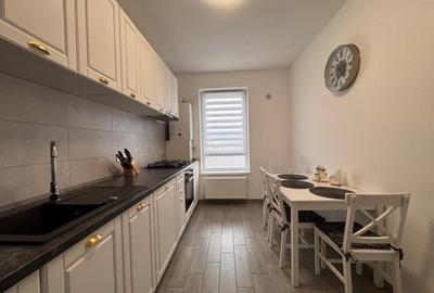 Apartament cu 3 camere decomandat, mobilat în Cristian - 12
