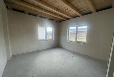 Casă cu 4 camere cu Teren 400 Mp în Central - 4