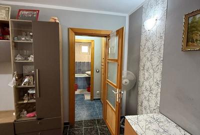 Apartament cu 3 camere semidecomandat în Tache - 11