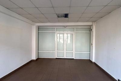 Spațiu comercial, de 60 mp, în 9 Mai - 1