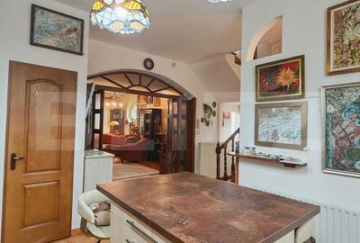 Casă cu 7 camere cu Teren 608 Mp în Central - 12