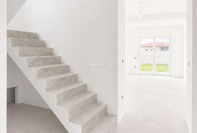 Duplex cu 4 camere cu Canalizare în Moșnița Nouă - 2