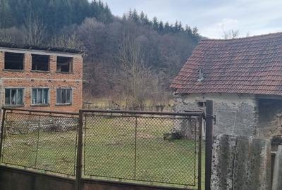 Teren de 3700 mp, în Certeju de Sus