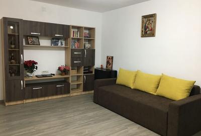 Apartament cu 2 camere decomandat în Teilor