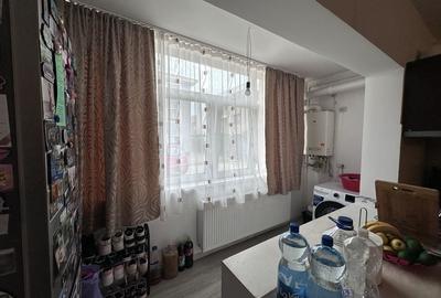 Apartament cu 3 camere decomandat în Dumbrăvița - 2