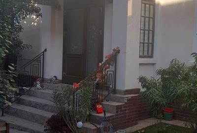 Casă cu 5 camere cu Teren 300 Mp în Central - 11