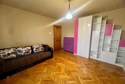 Apartament cu 3 camere în 7 Noiembrie