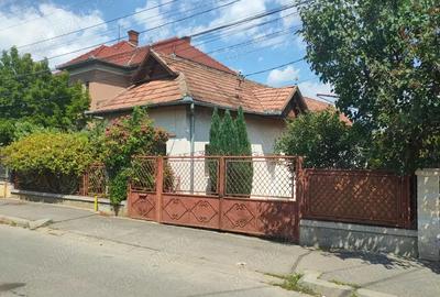 Casă cu 2 camere cu Teren 792 Mp în Florești - 1