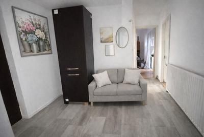 Spațiu comercial, de 85 mp, în Central - 4