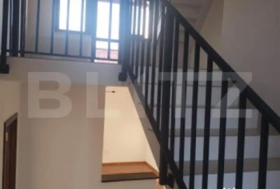 Casă cu 7 camere cu Teren 759 Mp în Central - 2