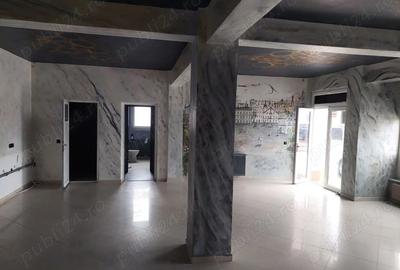 Spațiu comercial, de 100 mp, în Central - 4