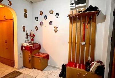 Apartament cu 3 camere decomandat în Nicolina - 8