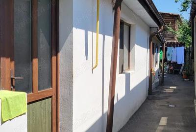 Casa de vanzare in Buzau, zona 23 august - 7