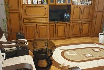 Apartament cu 3 camere decomandat în Tineretului