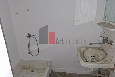Apartament cu 4 camere decomandat în Central - 3