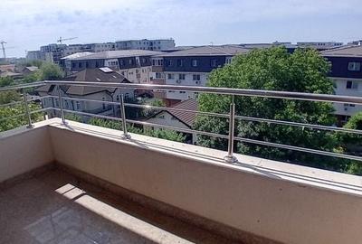 Apartament cu 3 camere decomandat în Berceni
