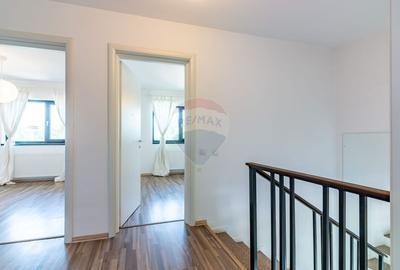 Casa / Vila in Corbeanca,  toate utilitatile, strada principala - 11