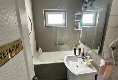 Apartament cu 3 camere semidecomandat în Rovine - 1