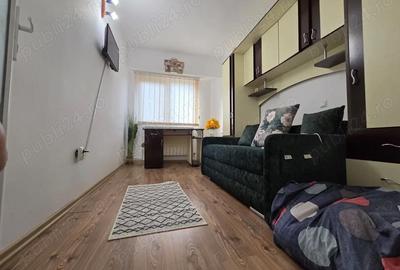 Apartament cu 4 camere decomandat în E3 - 8