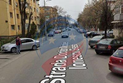 Apartament cu 4 camere decomandat în 1 Mai