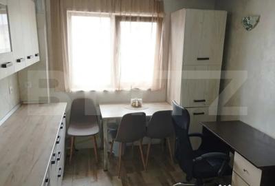 Apartament cu 2 camere semidecomandat în Micro 4 - 5