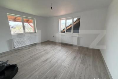 Casă cu 3 camere cu Teren 1000 Mp în Central - 11