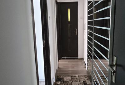 Apartament cu 3 camere decomandat, mobilat în Micro 3 - 29