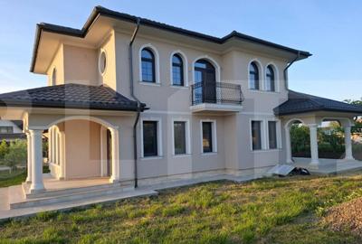 Casă cu 5 camere cu Teren 1040 Mp în Central