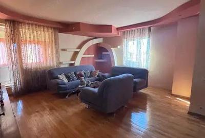 Casa individuala, teren 2500mp, Siret - 2