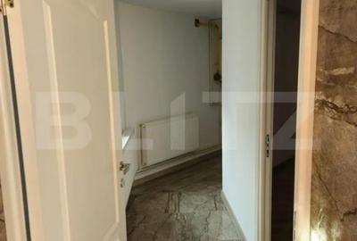 Casă cu 7 camere cu Teren 250 Mp în Central - 3