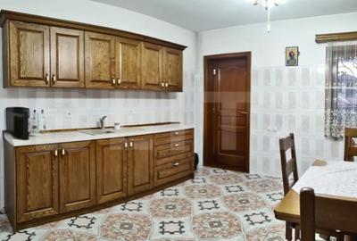 Casă cu 7 camere cu Teren 1178 Mp în Central - 2