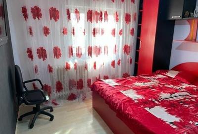 Apartament cu 3 camere decomandat în Cheliș - 1