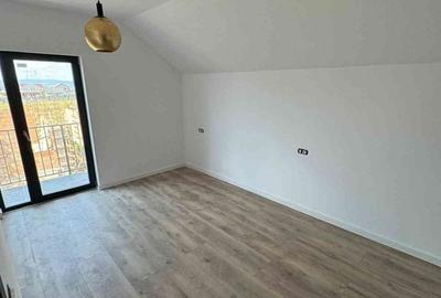 Casă cu 5 camere cu Teren 300 Mp în Central - 1