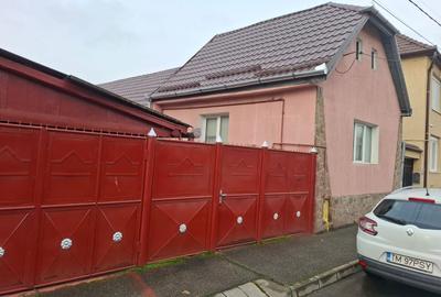 Casă cu 3 camere în Lazaret - 1