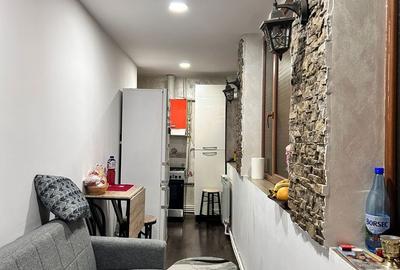 Apartament cu 2 camere decomandat în Micro 13 - 2