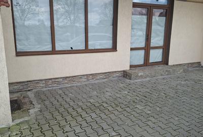 Spațiu comercial, de 38 mp, în Central