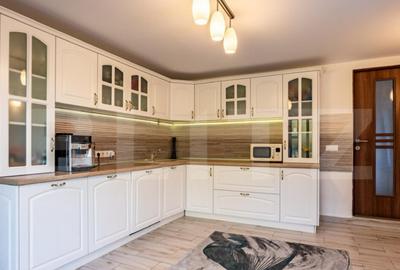 Casa superba de vacanta cu lac de pesti, in comuna Livezile - 12