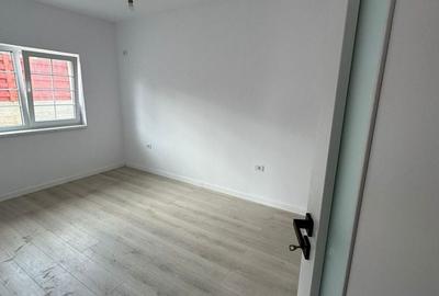 Casă cu 4 camere cu Teren 500 Mp în Podu Roș - 14
