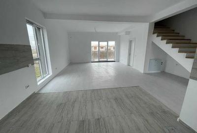 Casă cu 4 camere cu Teren 300 Mp în Tunari - 4