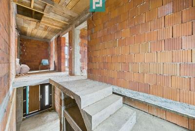 Casă la roșu P+E+M în Șagu - 9