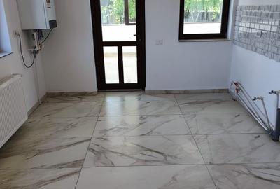 Casă cu 6 camere cu Teren 1000 Mp în Central