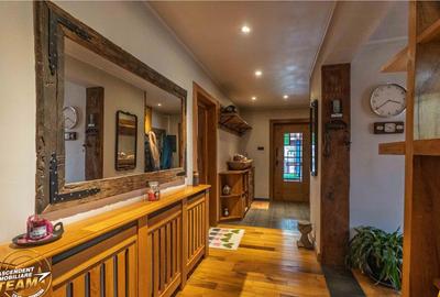 Casă cu 4 camere cu Teren 880 Mp în Central - 11