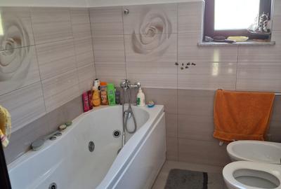 Casa cu etaj la Hudum - 14