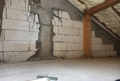 Casă cu 4 camere cu Canalizare în Central - 23