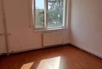 Apartament de vanzare - 3