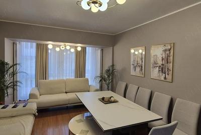 Apartament cu 4 camere decomandat în CET - 2