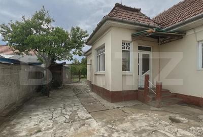 Casa cu 2 camere curte spatioasa si gradina ingrijita - 2