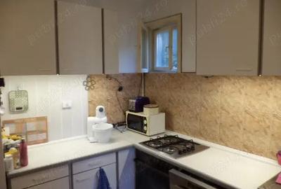 Casă cu 6 camere în Aradului